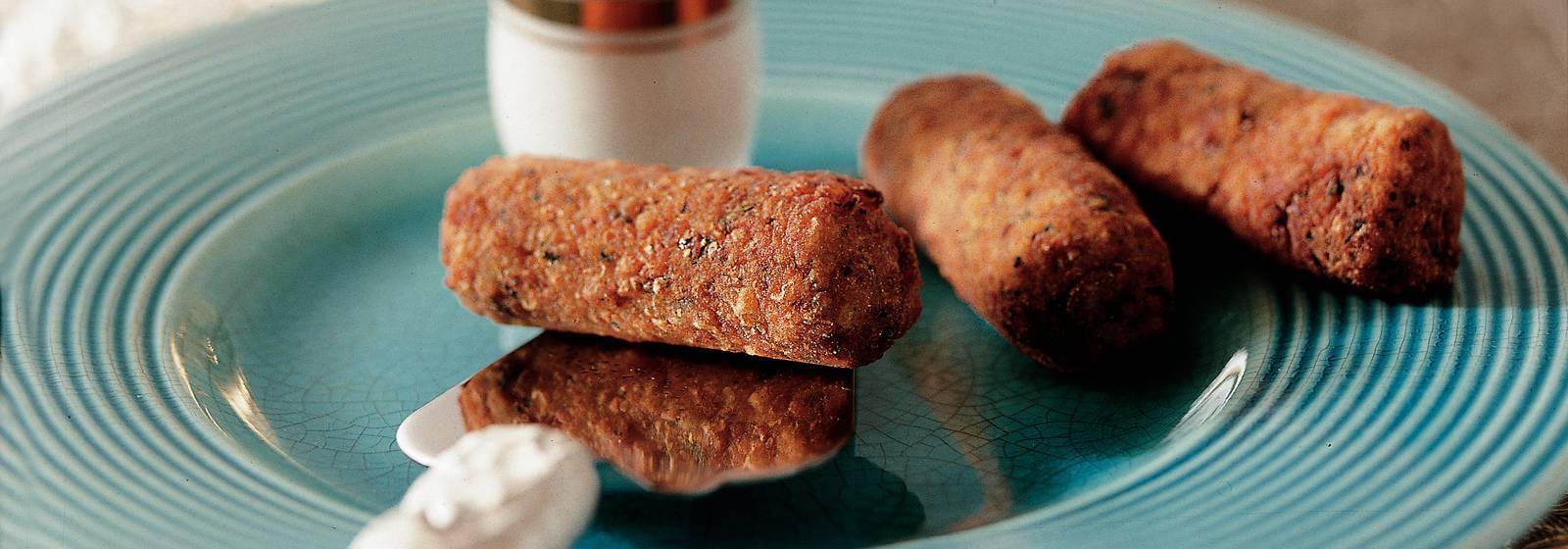 Carrot croquettes with yogurt-garlic sauce Carrot croquettes with yogurt-garlic sauce