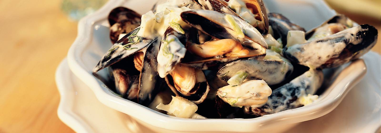 Creamy garlic mussels Creamy garlic mussels