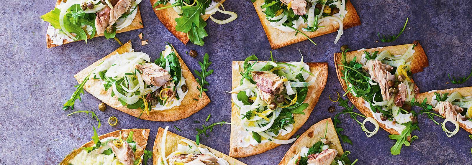 Crunchy tortilla with mackerel and arugula fennel salad Crunchy tortilla with mackerel and arugula fennel salad